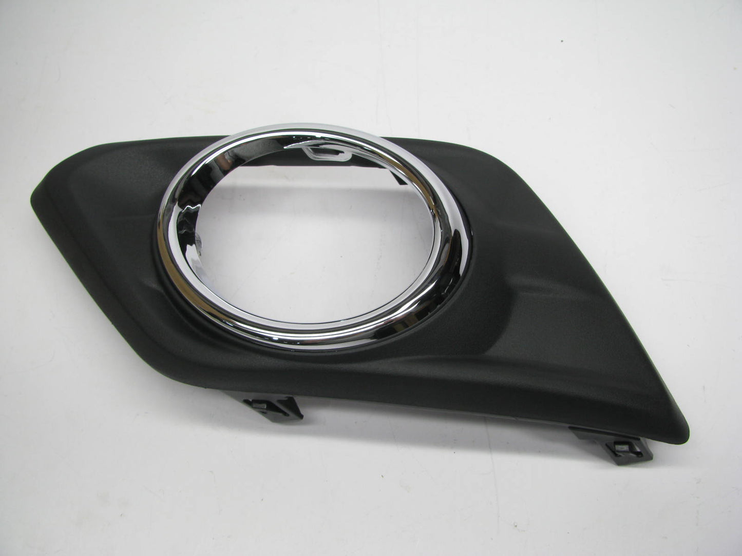 AFTERMARKET Front Left Fog Light Bezel For 2014-2016 Nissan Rogue NI1038132