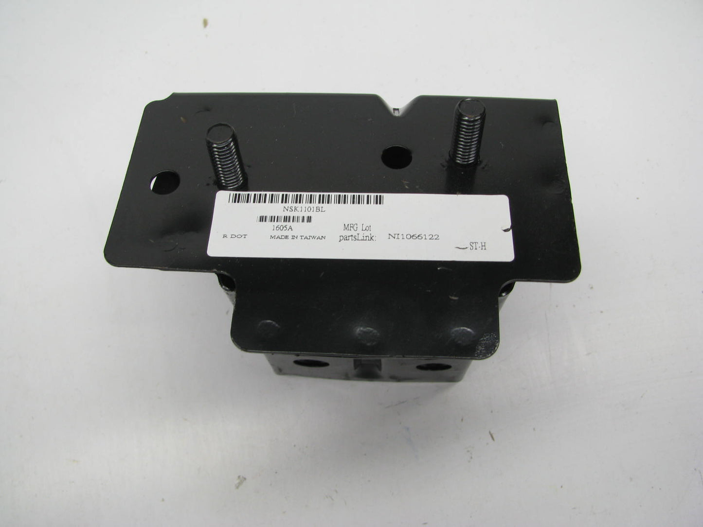 NEW NI1066122 Front Driver Side Bumper Bracket For 2000-2006 Nissan Sentra