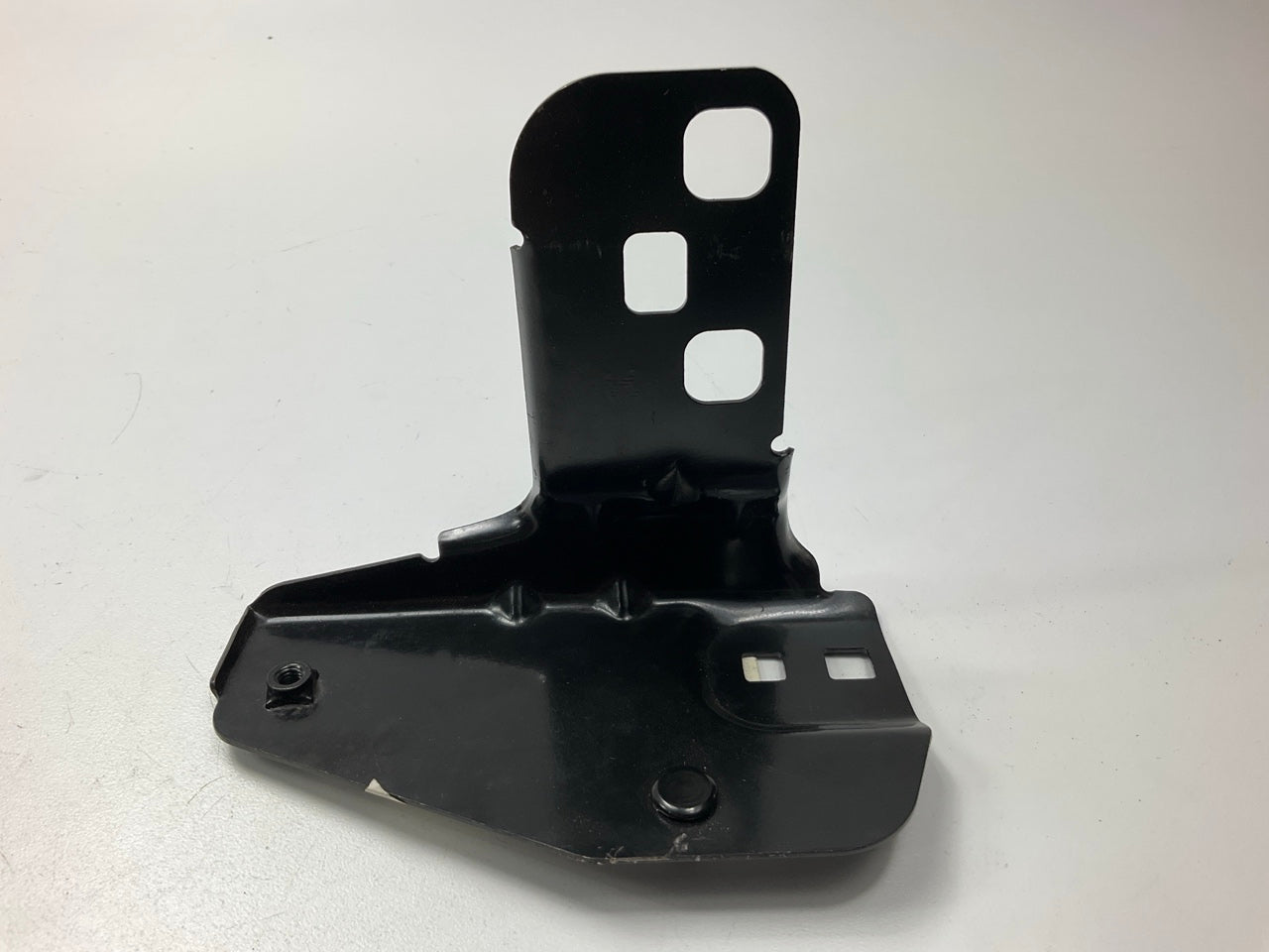 New Aftermarket - Front Right Passenger Side Bumper Bracket For 2000-2006 Sentra