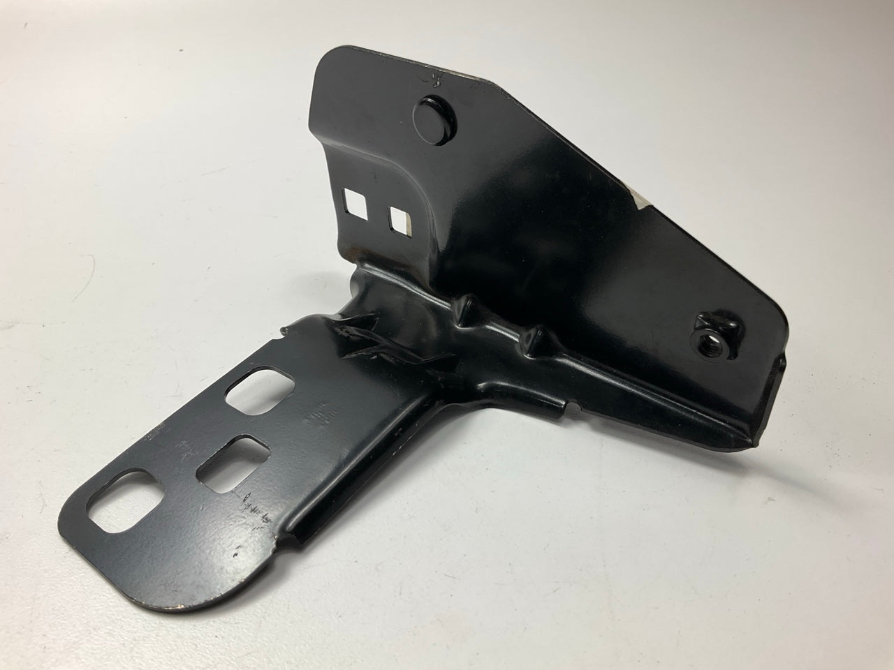 New Aftermarket - Front Right Passenger Side Bumper Bracket For 2000-2006 Sentra