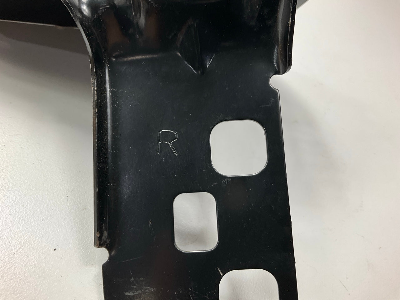 New Aftermarket - Front Right Passenger Side Bumper Bracket For 2000-2006 Sentra