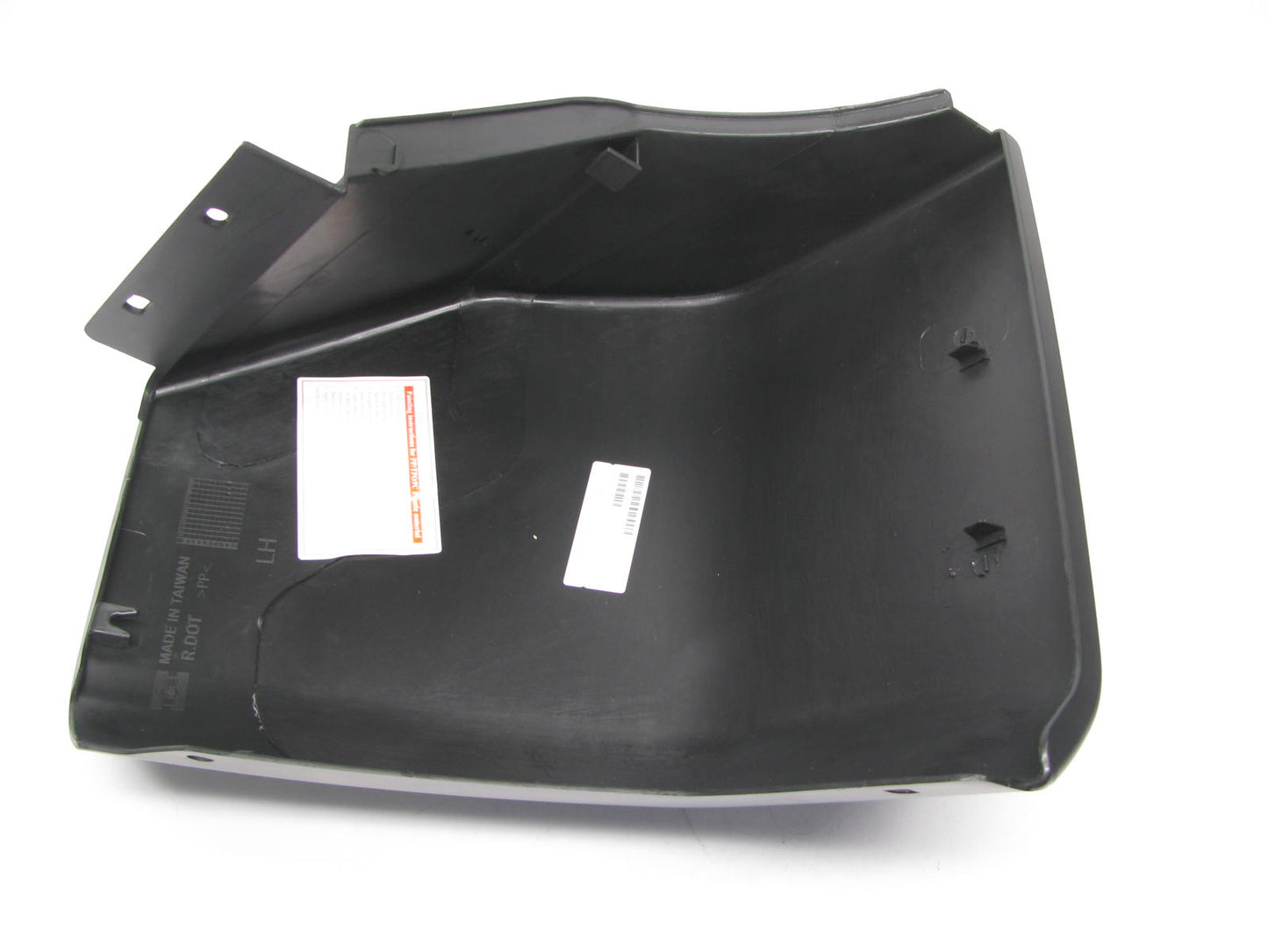 Rear Left Bumper End Cover NI1116100 For 2005-2007 Nissan Armada