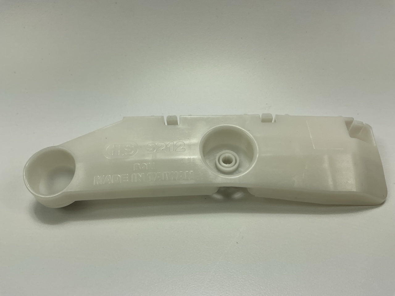 NI1132104 Rear Left Bumper Cover Retainer For 2012-19 Nissan Versa - AFTERMARKET