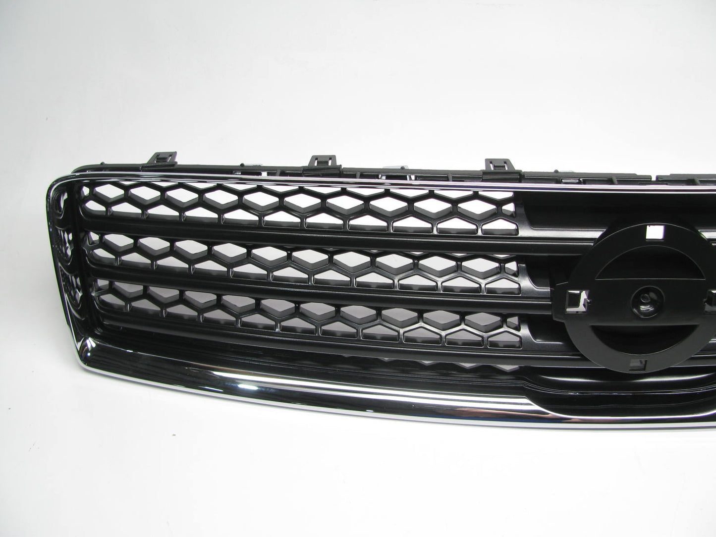NEW - AFTERMARKET Chrome / Black Grille NI1200243 For 09-11 Nissan Maxima Sport