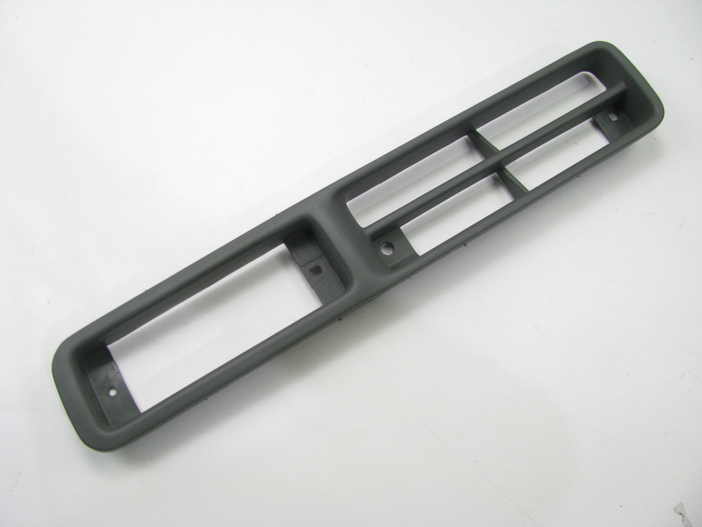 Left Drivers Fog Light Molding Bezel Frame For 1993-1997 Nissan Pickup NSZ072LA