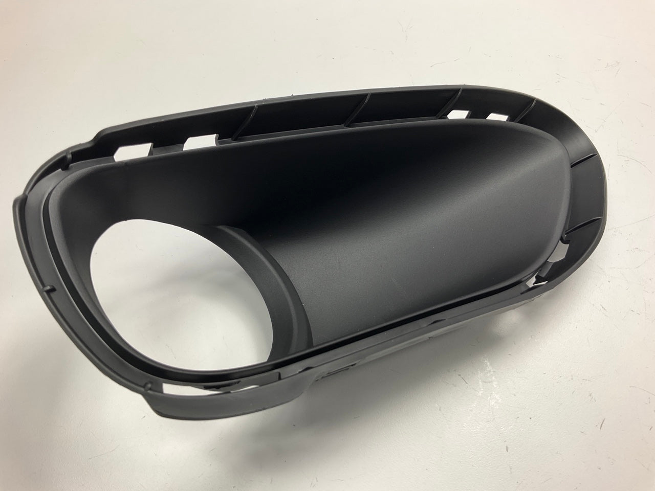 NEW AFTERMARKET Front Right Fog Light Trim Bezel For 2011-2014 Porsche Cayenne