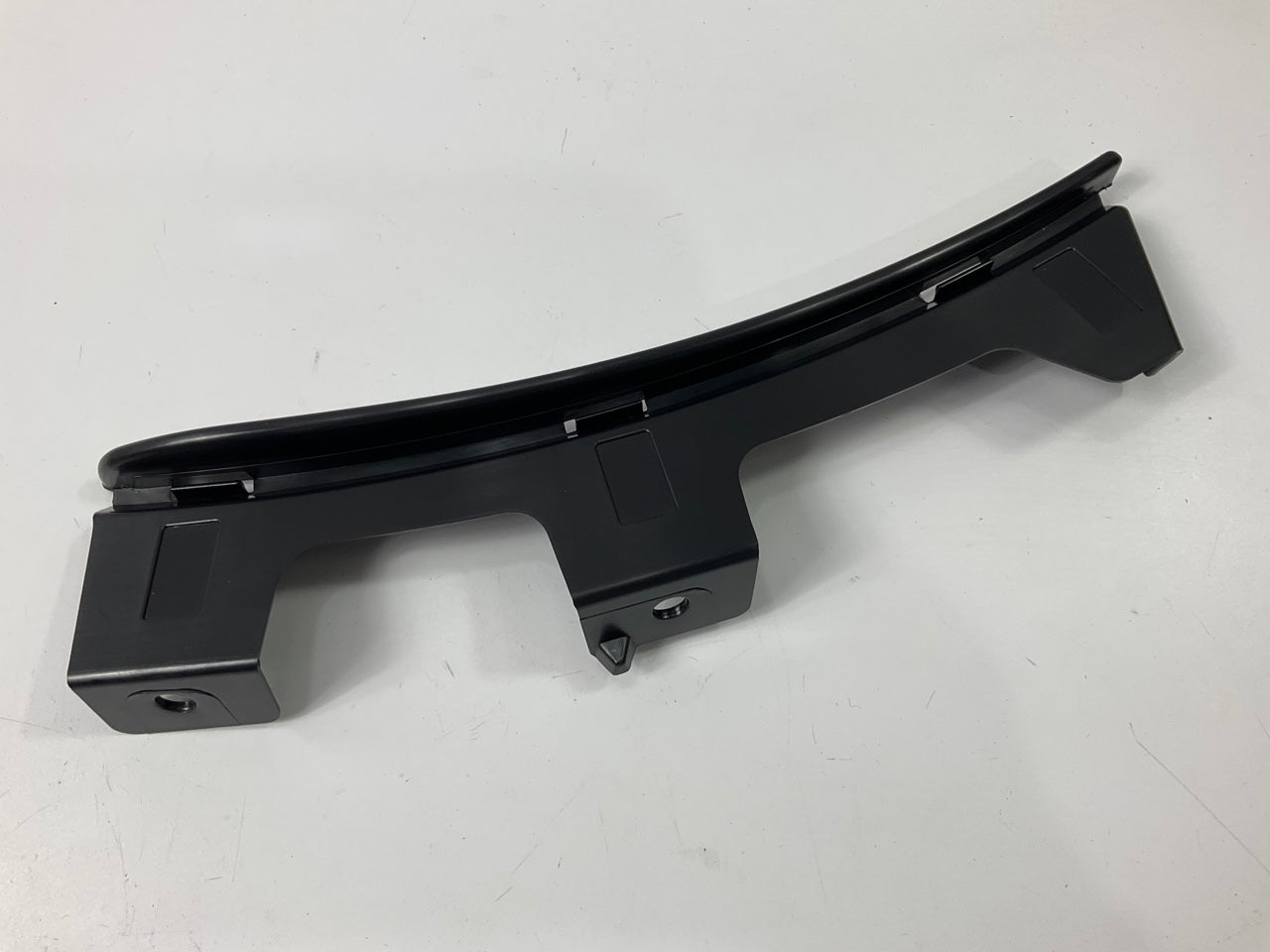 NEW AFTERMARKET Rear Left Bumper Filler Trim For 2015-2018 Porshe Macan