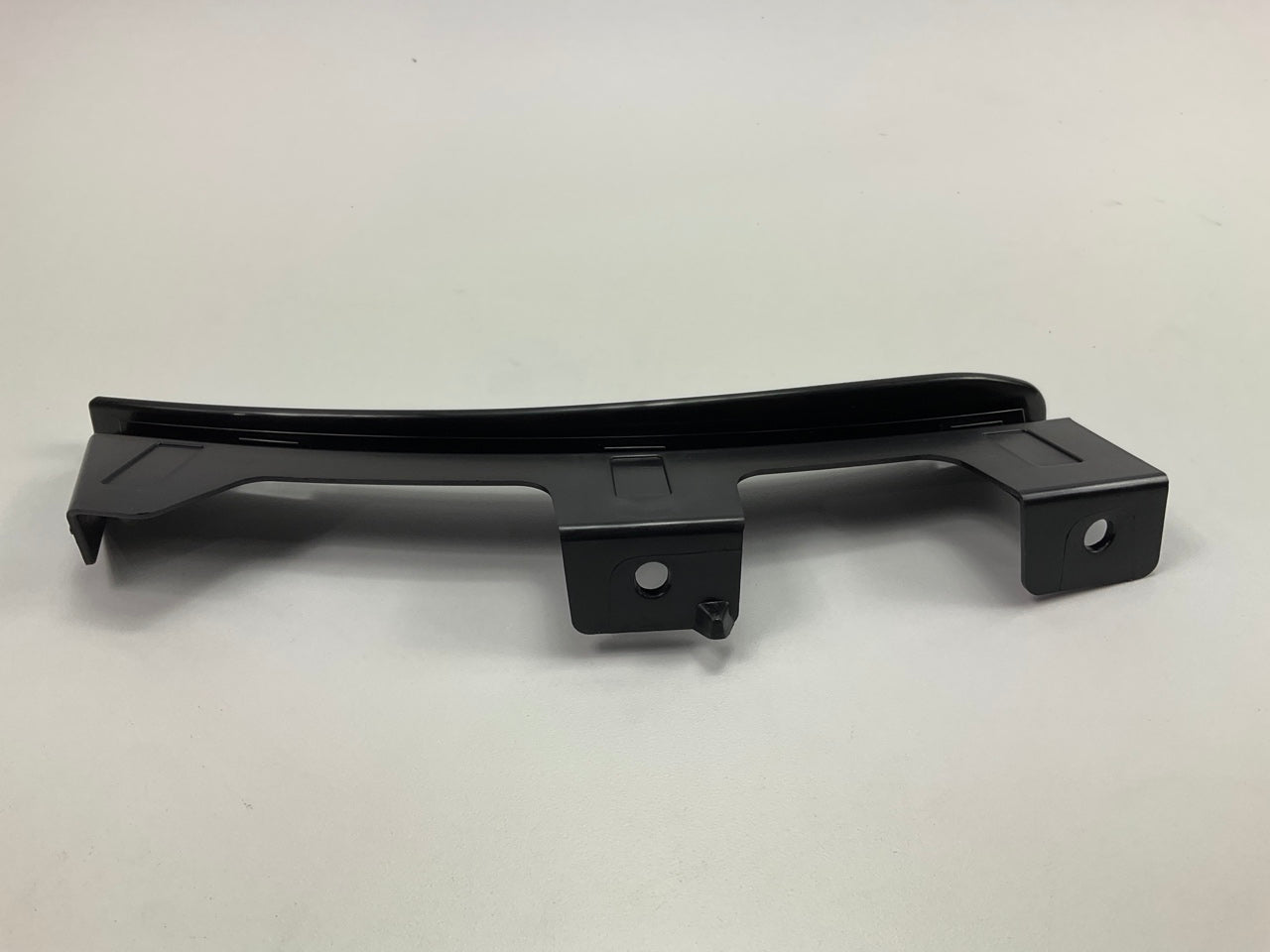 NEW AFTERMARKET Rear Right Bumper Trim For 2015-2018 Porshe Macan