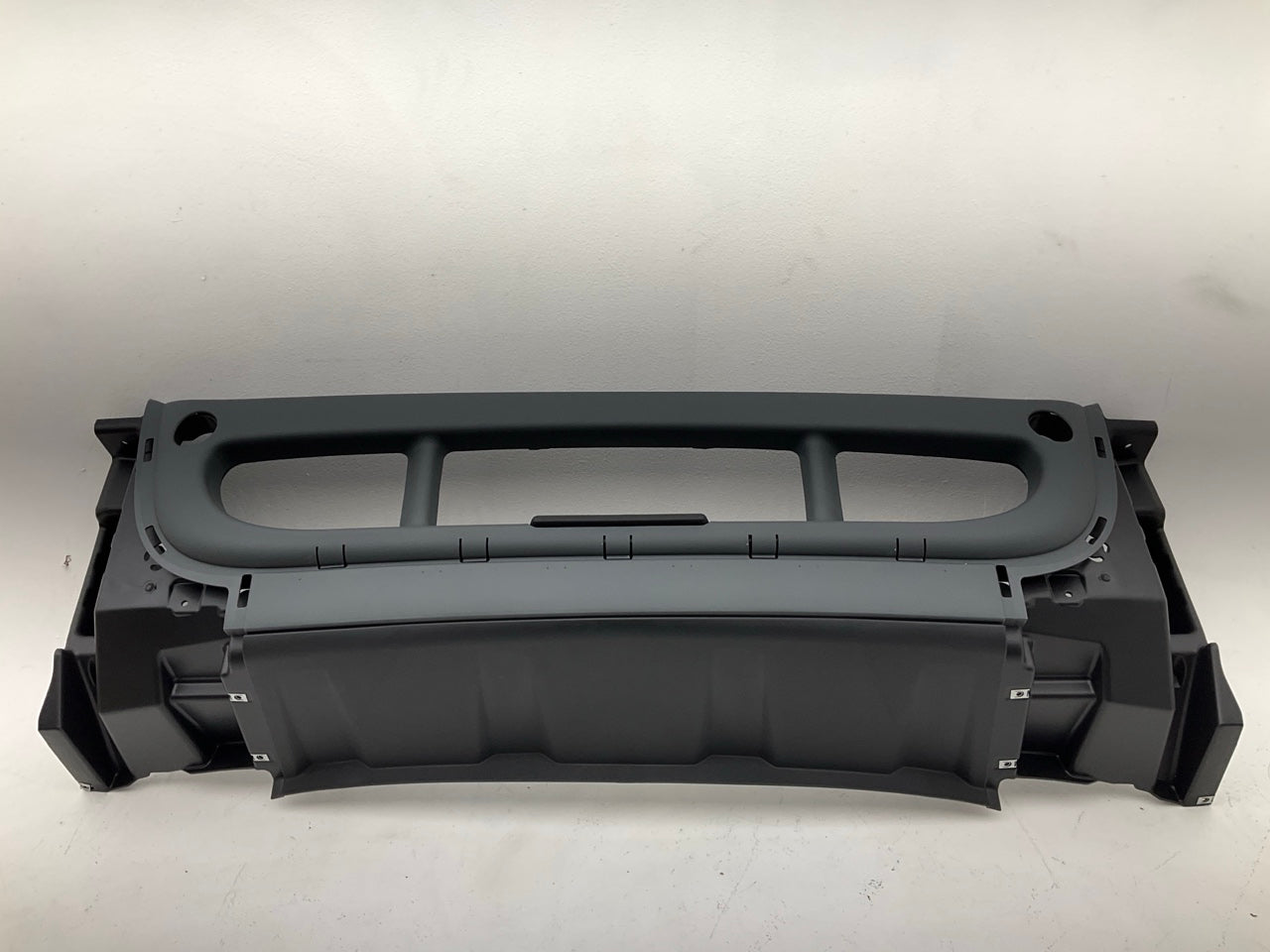 NEW RF010100013-HD Front Bumper For 08-16 Freightliner Cascadia W/ Tow Hook Hole