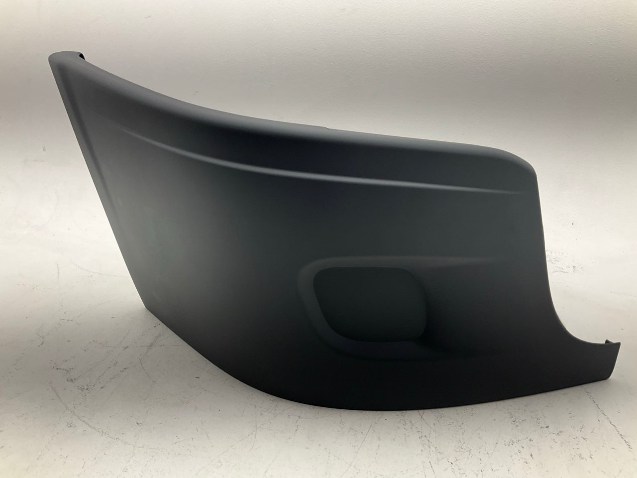 Replacement Right Passengers Bumper End For 2008-2010 Freightliner Cascadia 125
