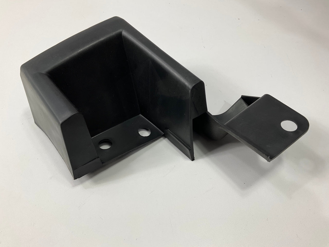 Rear Bumper Left Drivers Side Bracket  For 2003-2012 Land Rover Range Rover
