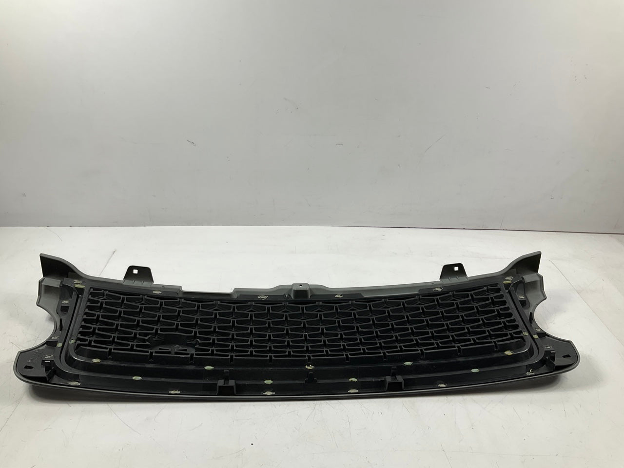 NEW AFTERMARKET - Black Center Grille For 2010-2011 Land Rover Range Rover