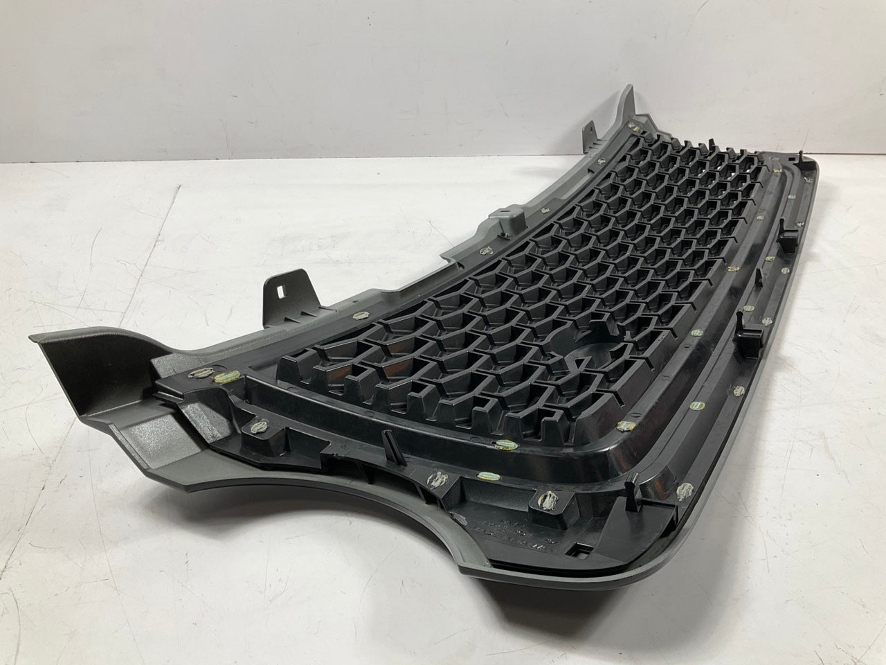 NEW AFTERMARKET - Black Center Grille For 2010-2011 Land Rover Range Rover