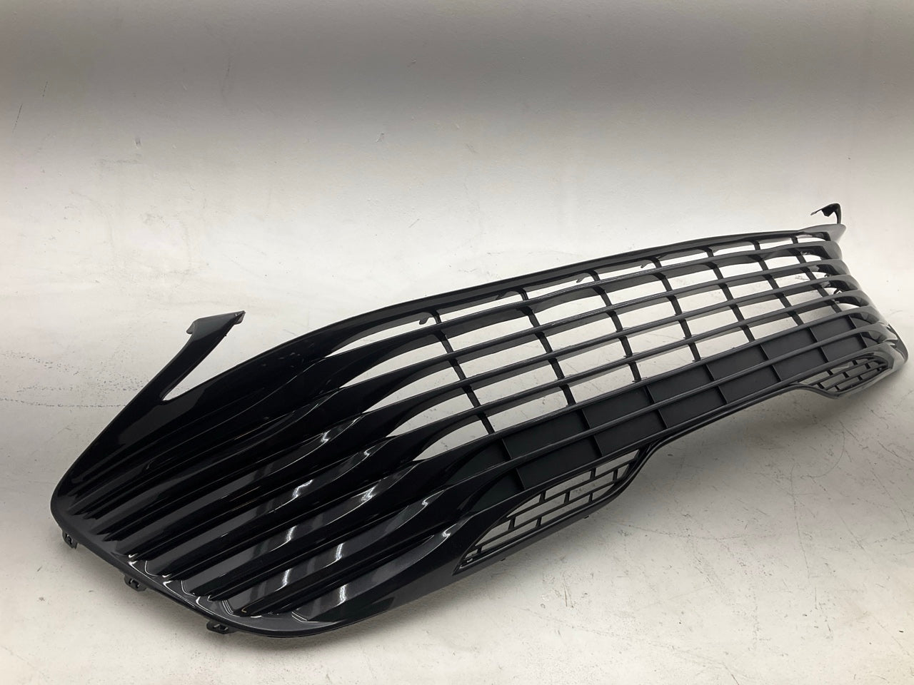 NEW AFTERMARKET Front Bumper Lower Grille For 2018-2020 Toyota Camry TO1036194C
