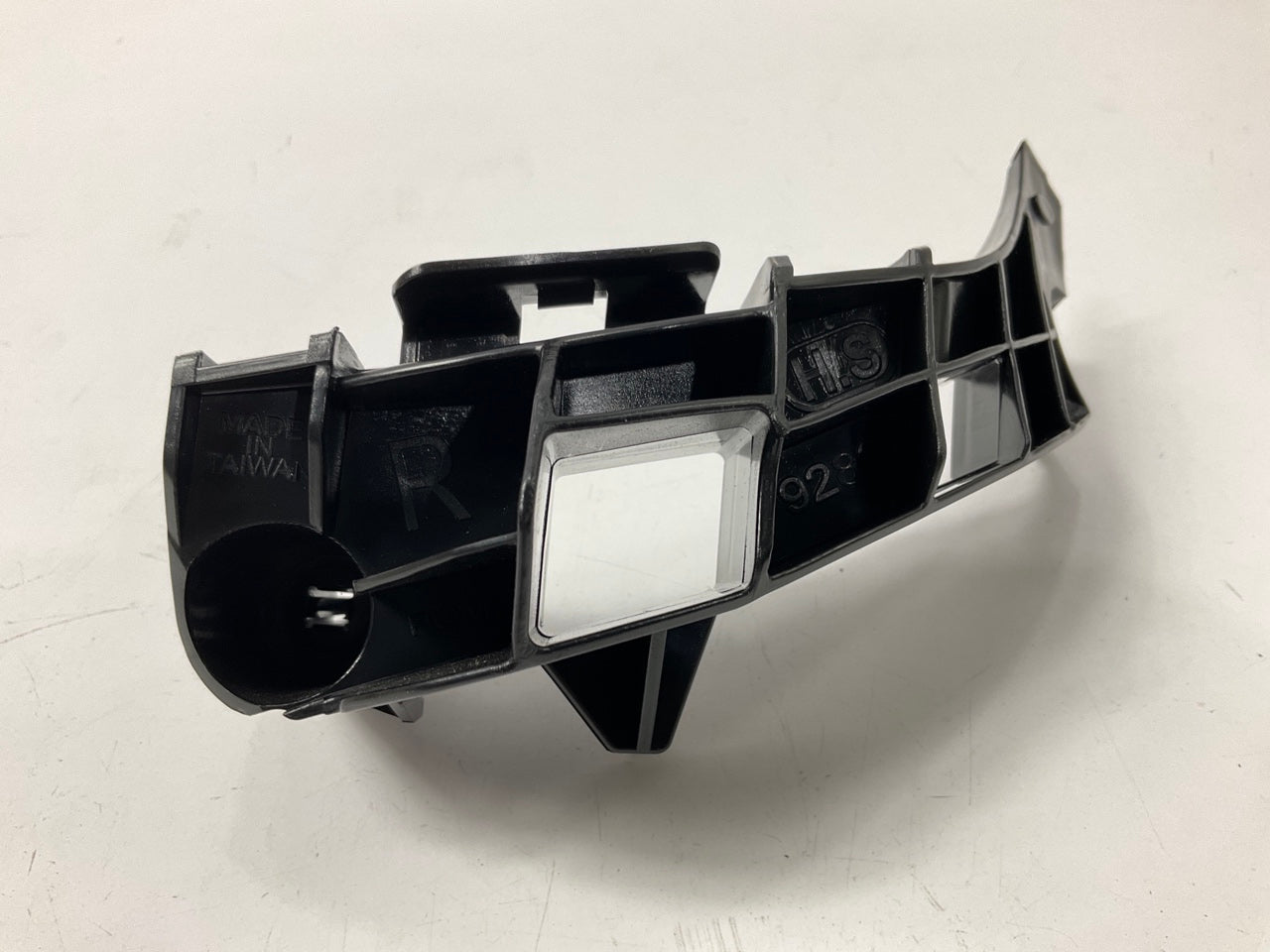 Rear Bumper Cover Right Passengers Side Retainer Bracket  For 2011-2015 Scion Xb