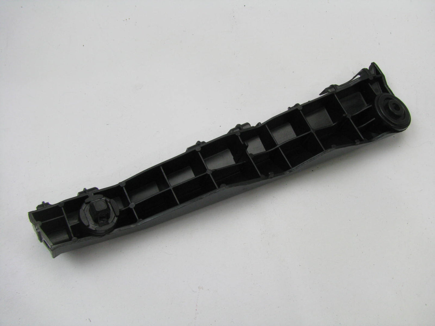 Aftermarket Front Bumper Left Retainer Bracket - 2012-14 Toyota Camry TO1032111