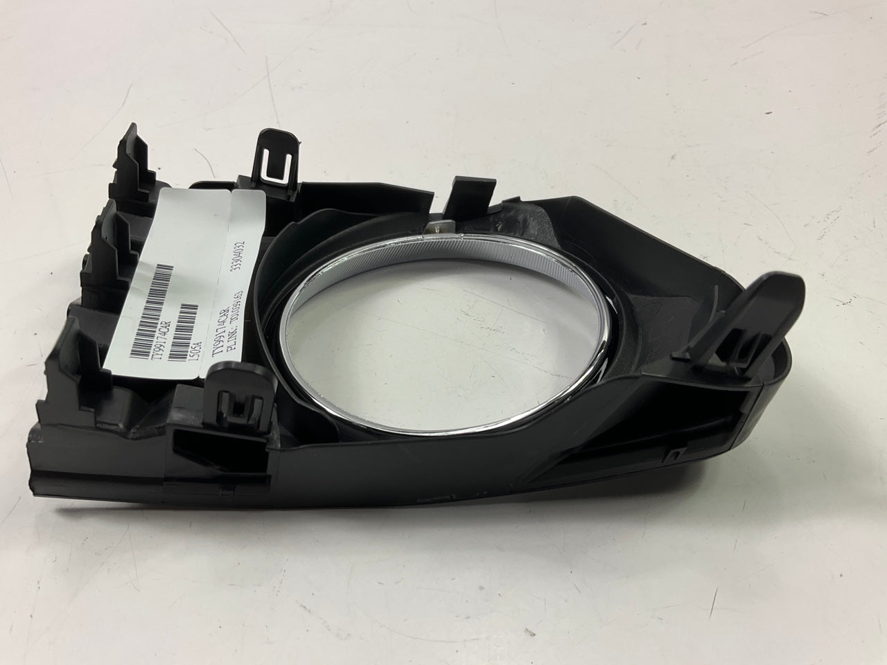 NEW - AFTERMARKET TO1039163 Fog Light Bezel Front Right 2012-2013 Toyota Prius V