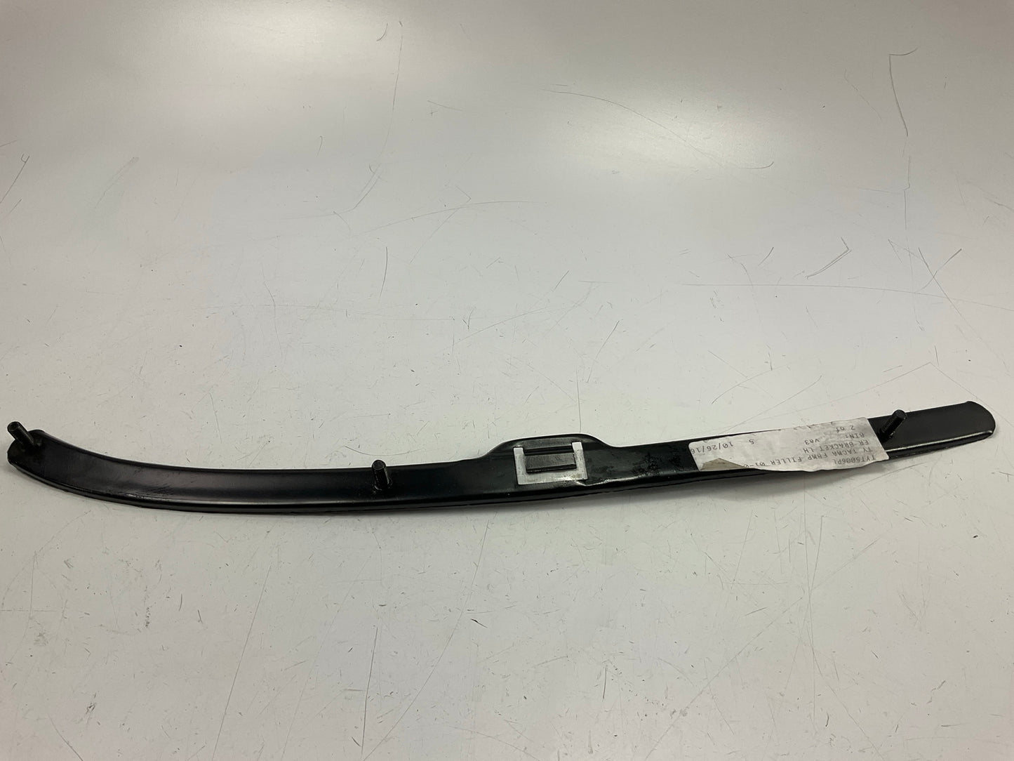 NEW AFTERMARKET Front Left Bumper Face Bar Retainer Bracket  01-2004 Tacoma