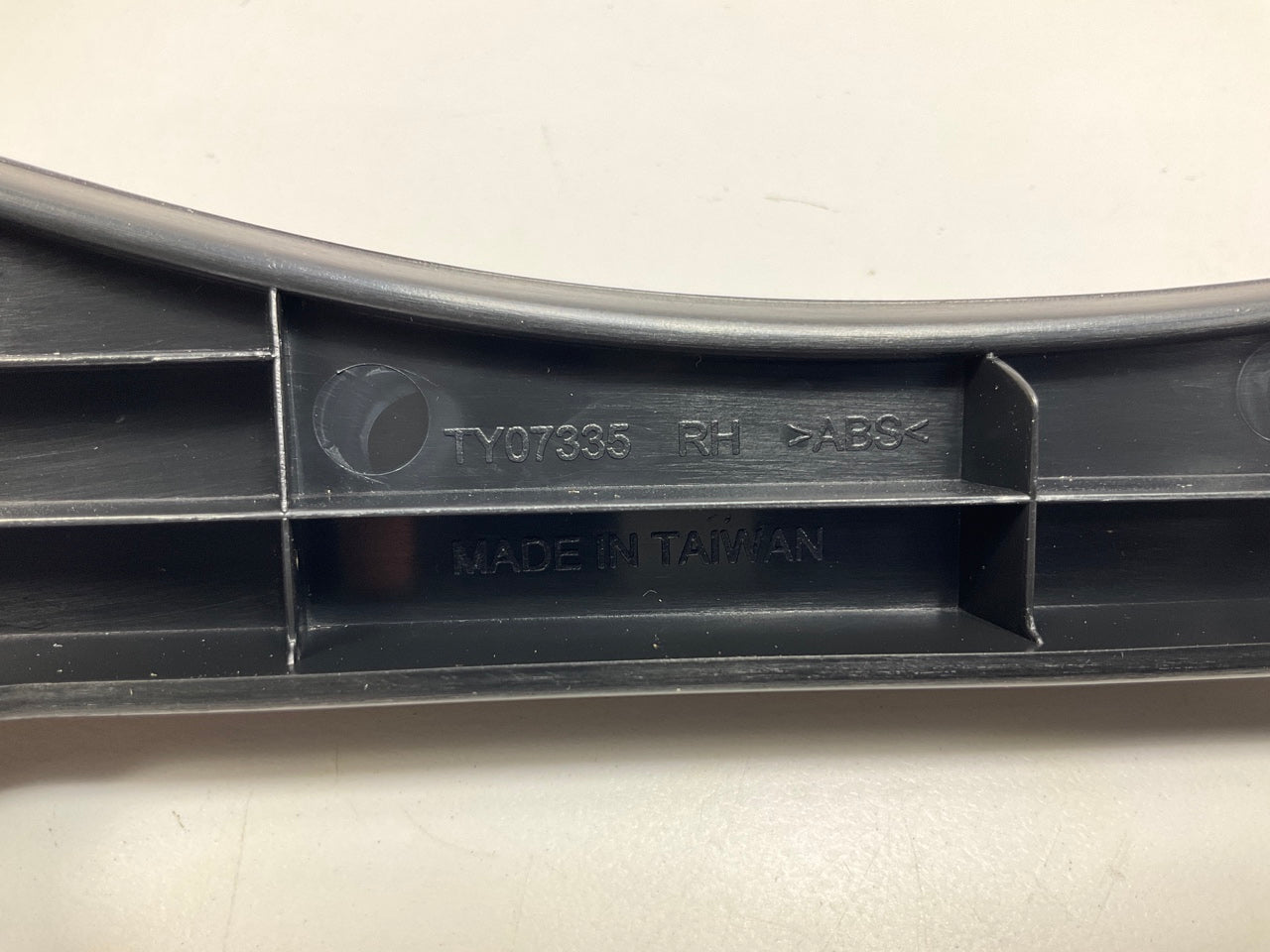 NEW AFTERMARKET Front Headlight Trim Moulding Black Passengers Side 05-11 Tacoma
