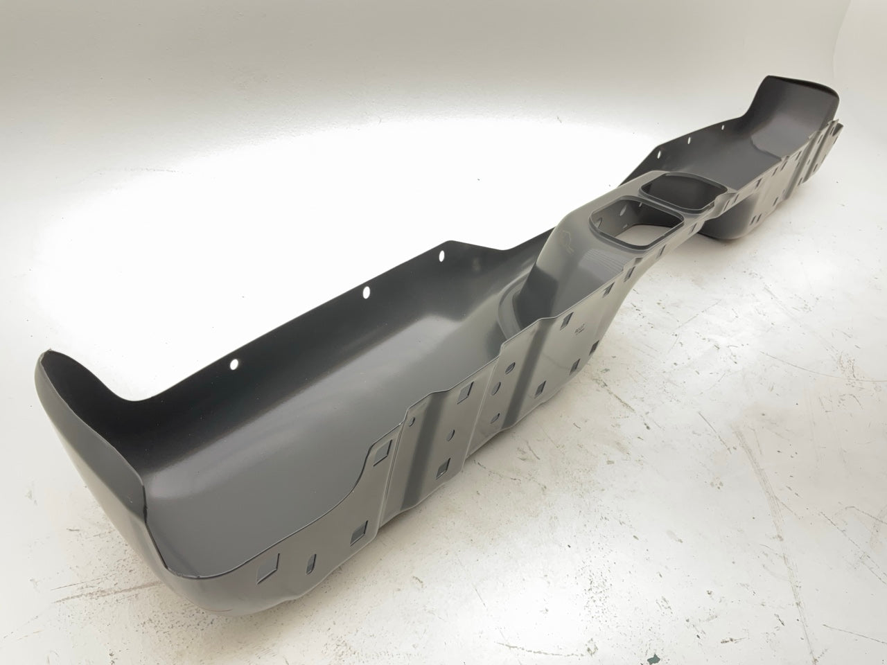 TO1102230 Rear Step Bumper Shell For 2000-2006 Toyota Tundra, Black Steel