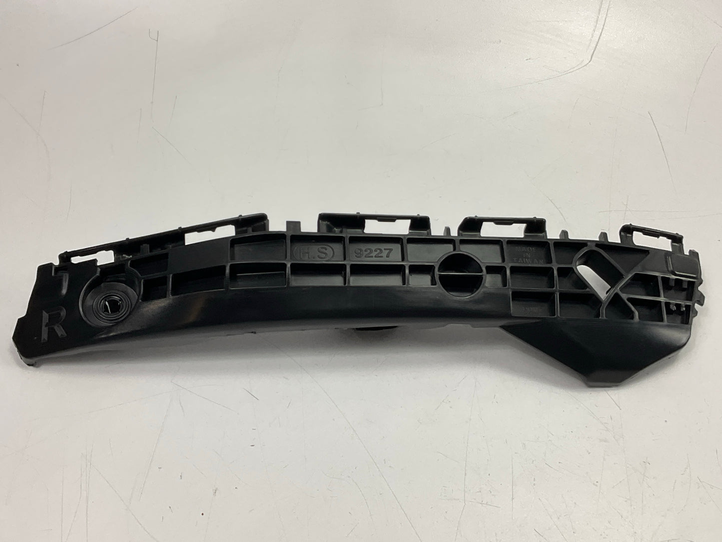 NEW Rear Bumper Cover Passenger Right Bracket Retainer 2014 Yaris JAPAN BUILT