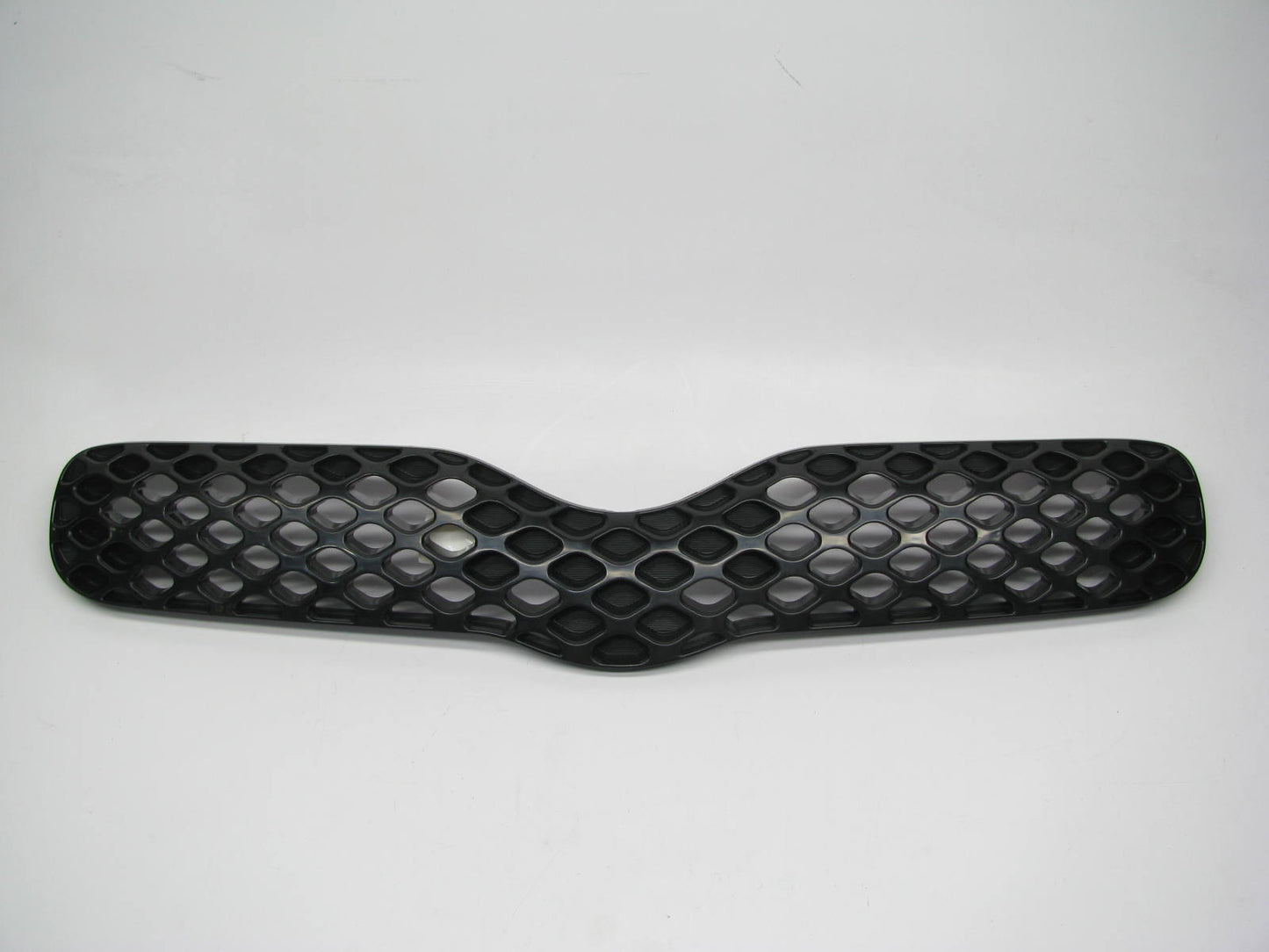 NEW - AFTERMARKET Front Grille TO1200314 For 2003-2005 Toyota Yaris