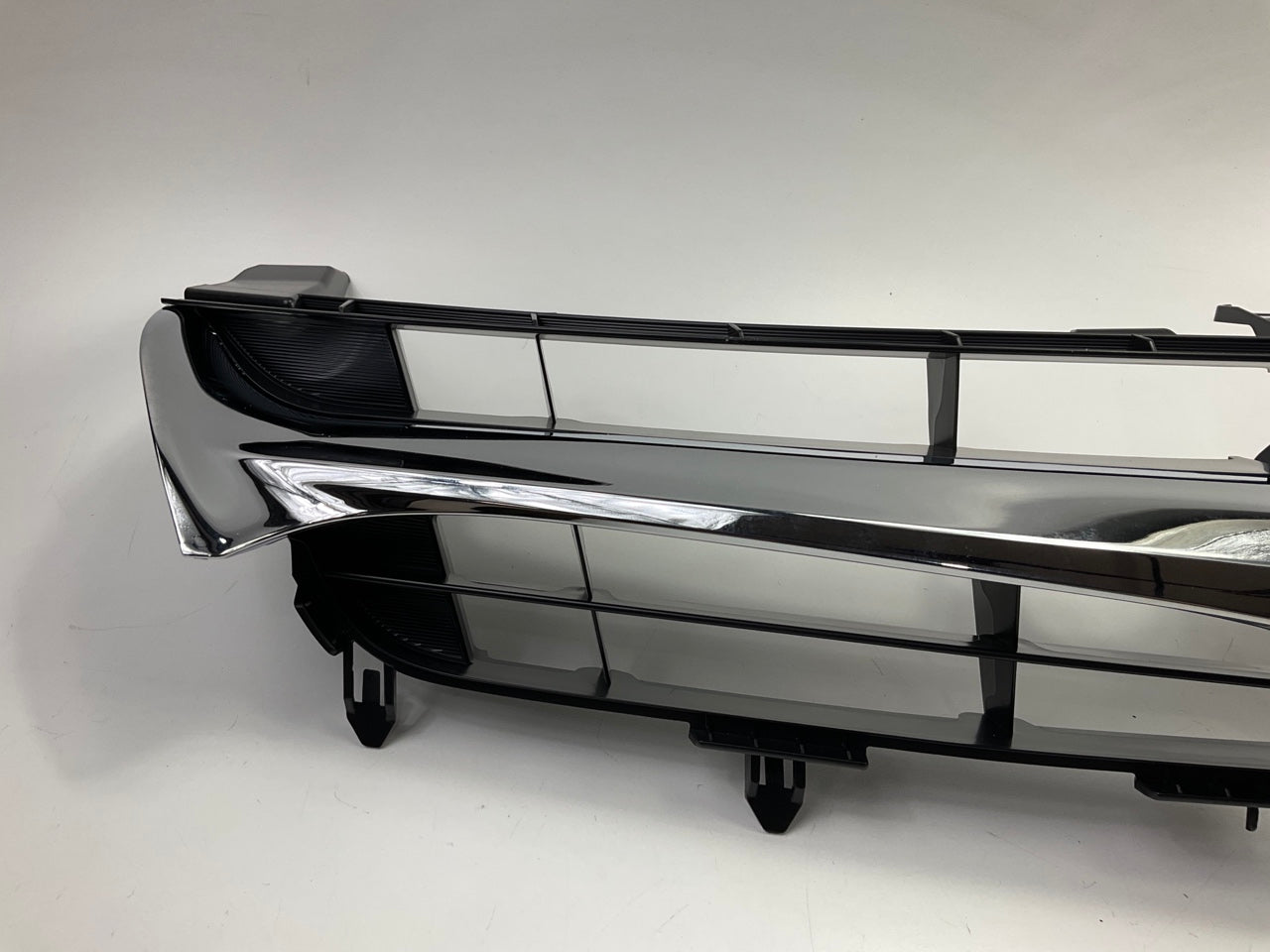 TO1200377 Front Bumper Upper Grille Chrome For 2015-2016 Toyota Camry