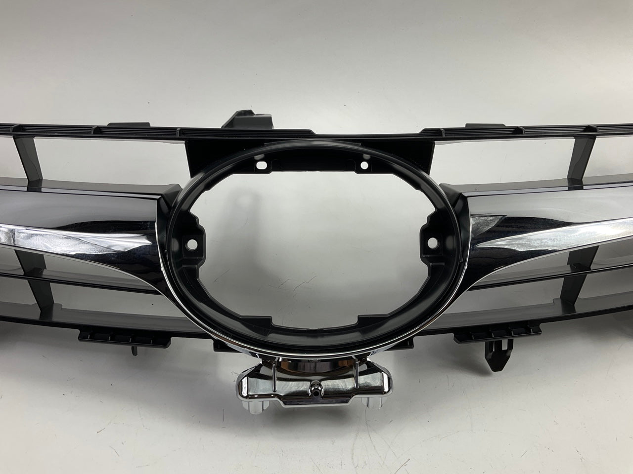 TO1200377 Front Bumper Upper Grille Chrome For 2015-2016 Toyota Camry