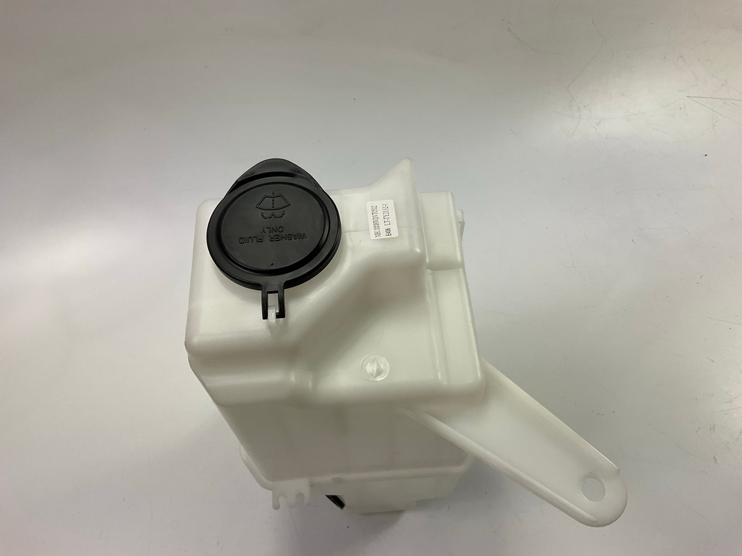 TO1288193 Windshield Washer Bottle Reservoir Tank For 2008-2018 Toyota Sequoia