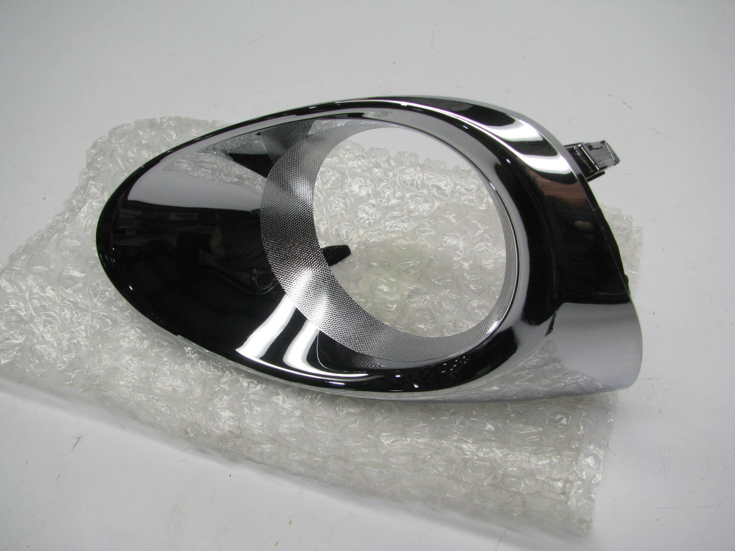 NEW - AFTERMARKET Left Fog Lamp Bezel TY4R1FAL For 2013-2015 Lexus RX350