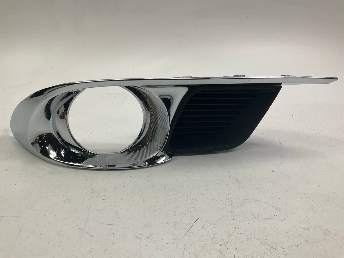 NEW AFTERMARKET Right Passenger Fog Light Lamp Bezel For 2011-2012 Toyota Avalon