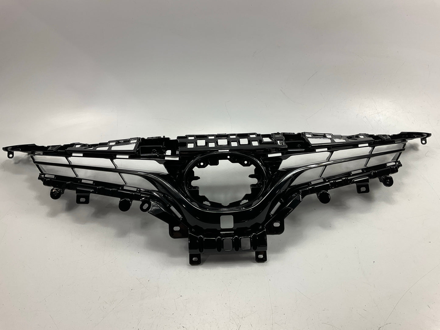 NEW AFTERMARKET TYC4070CW Grille For 2018-2020 Toyota Camry SE, XSE