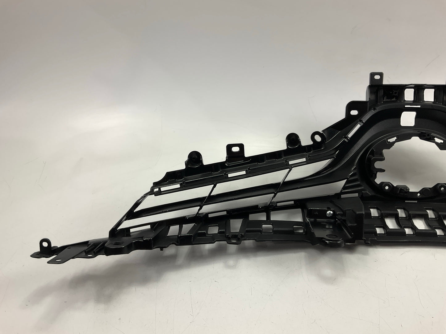 NEW AFTERMARKET TYC4070CW Grille For 2018-2020 Toyota Camry SE, XSE