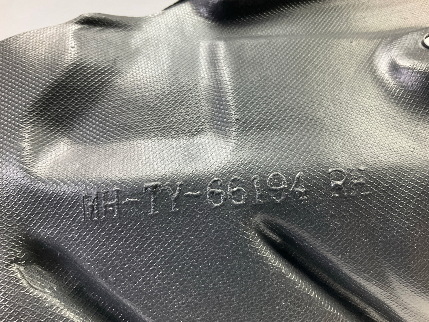 NEW AFTERMARKET TYCB134LR Front Right Fender Liner TO1249210