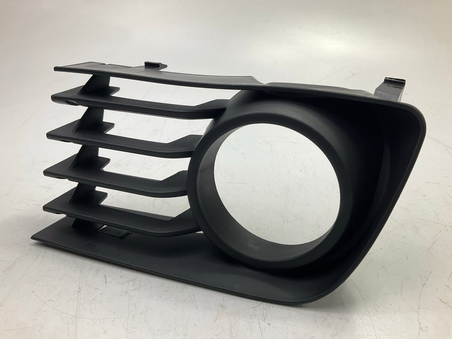 NEW AFTERMARKET Right Fog Light Lamp Bezel 2004-09 Toyota Prius TO1039118