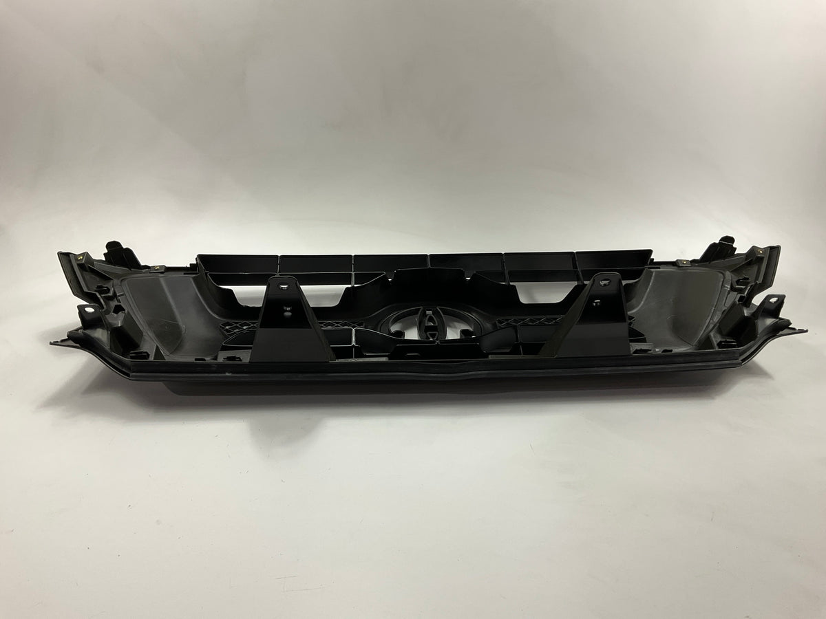 BROKEN MOUNTING TAB - NEW AFTERMARKET Grille For 2012-15 Toyota Tacoma TO1200352
