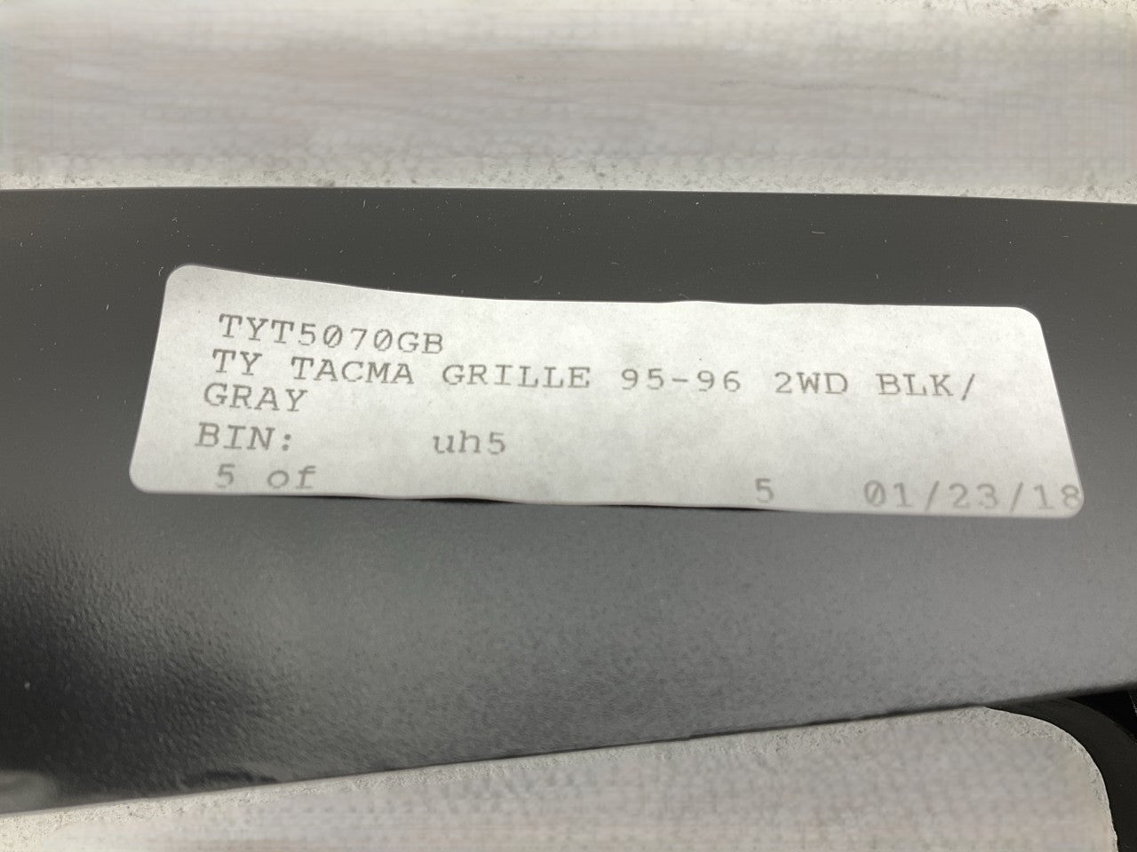 NEW AFTERMARKET TYT5070GB Grille - 1995-1996 Tacoma Rear Wheel Drive 2WD ONLY