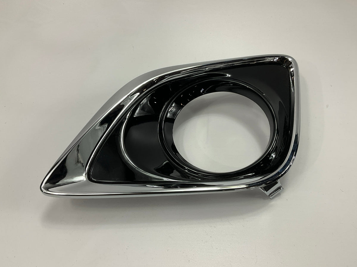 NEW AFTERMARKET Front Left Fog Light Bezel For 2013-2015 Toyota Venza, TO1038183