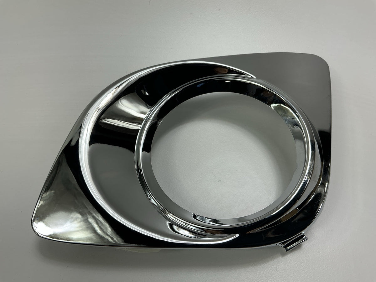 NEW AFTERMARKET Left Fog Light Lamp Bezel For 2009-2012 Toyota Venza