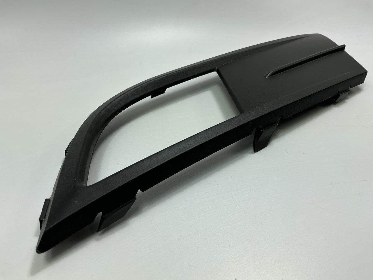 AFTERMARKET - Front Right Fog Light Lamp Bezel For 2015-18 Volkswagen Jetta