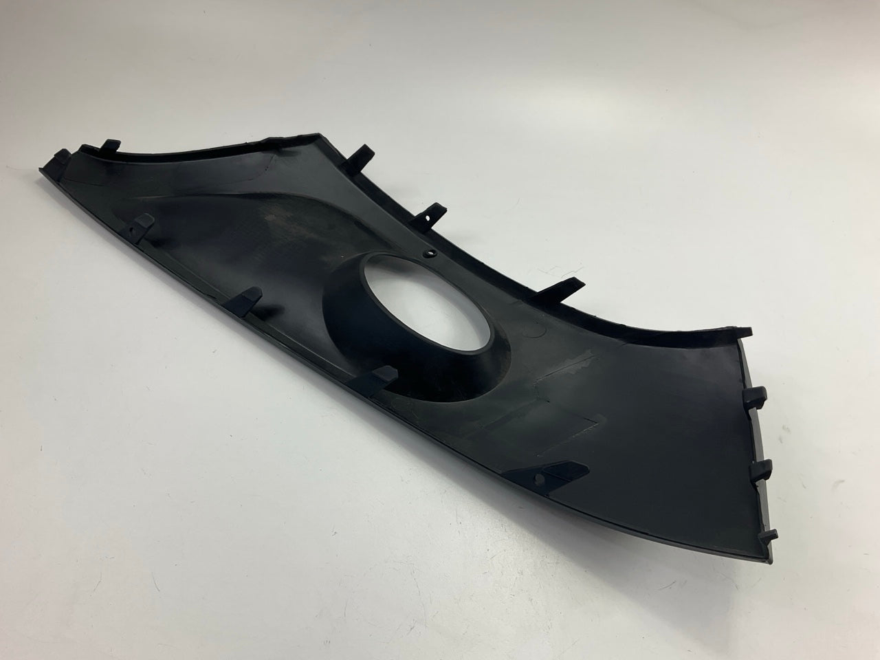 VW1093120 Front Left Fog Lamp Fog Light Trim Bezel For 2011-2014 VW Touareg