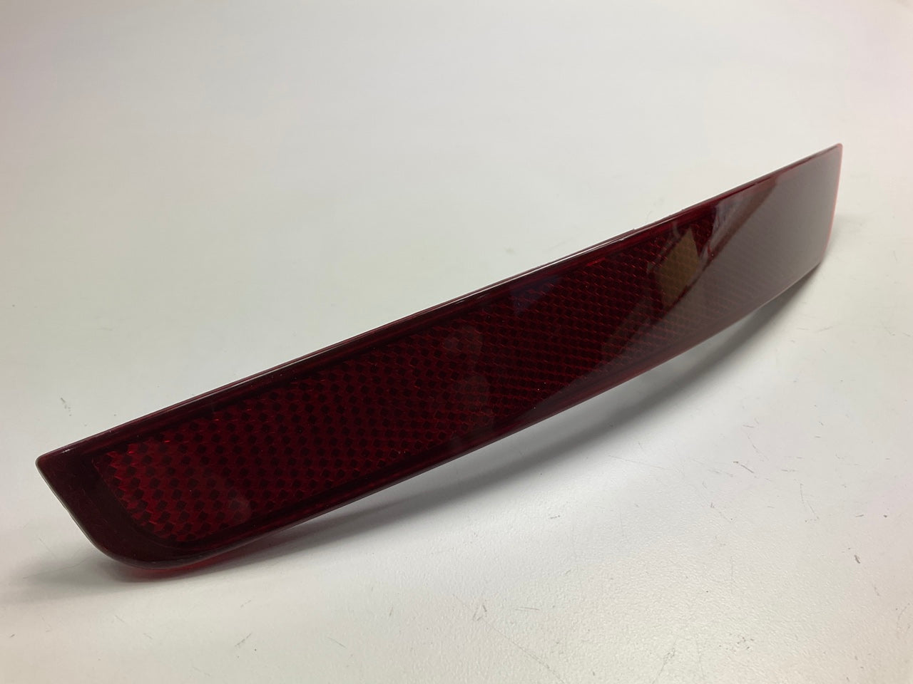 AFTERMARKET VW1184100 REAR LEFT Bumper Cover Reflector For 10-13 Volkswagen GTi
