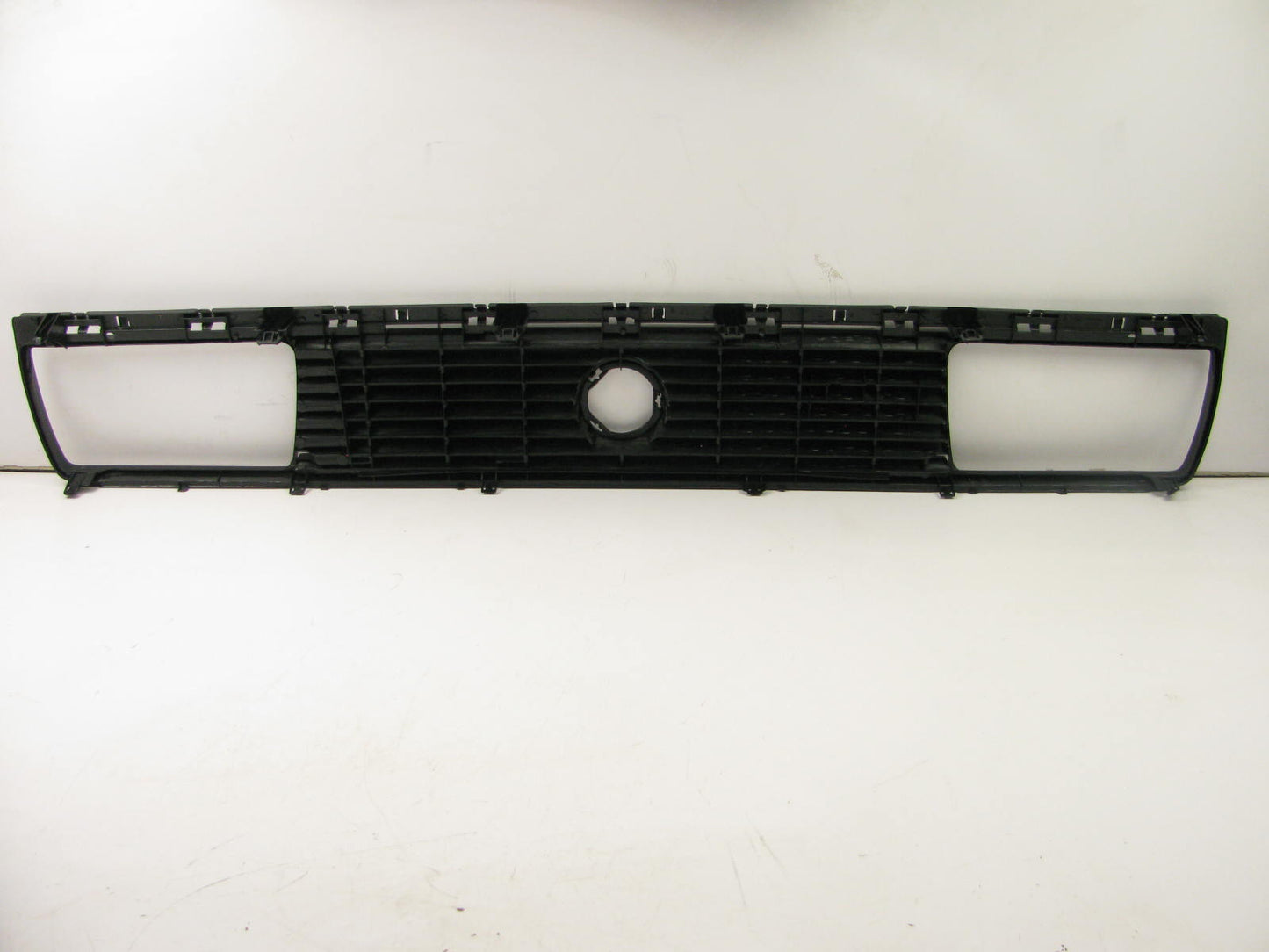 FRONT Grille BLACK VW1200102 For 1988-1992 Volkswagen Jetta Golf