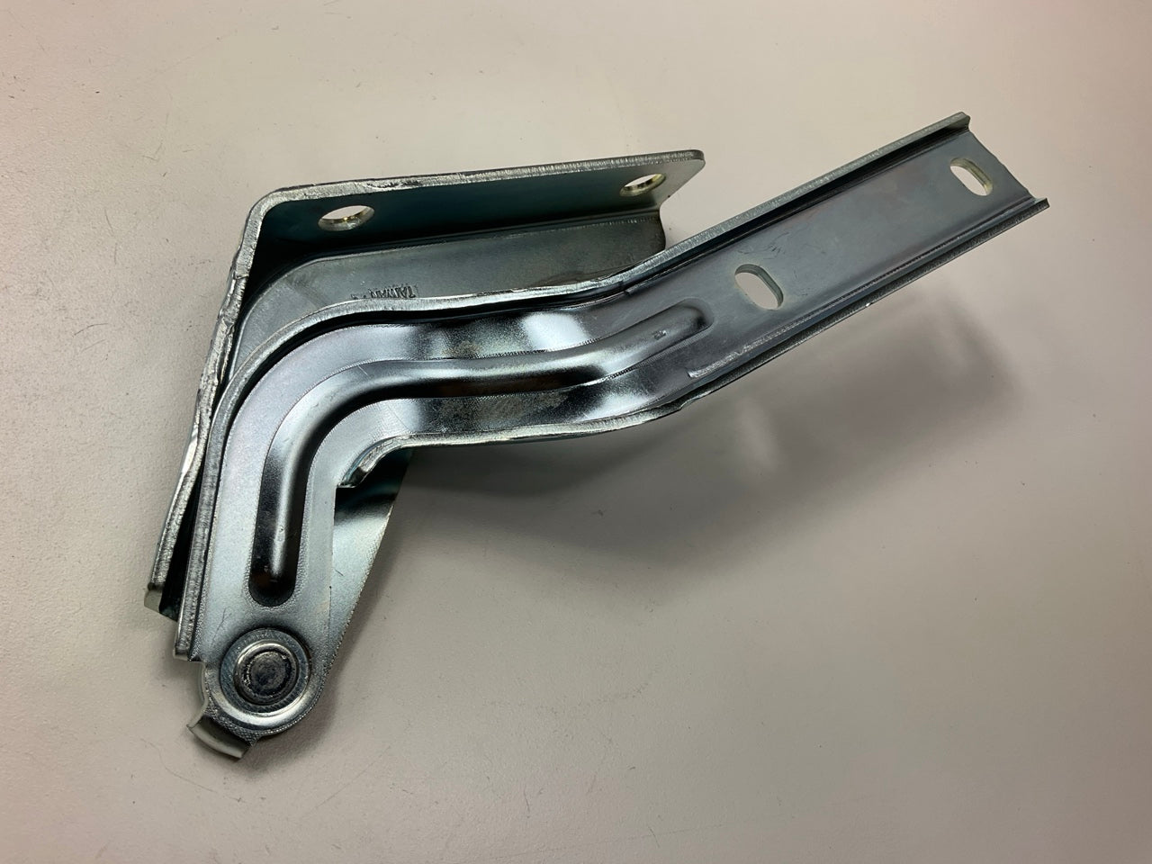 NEW - AFTERMARKET VW1236115 Right Hood Hinge For 2012-2015 Volkswagen Passat
