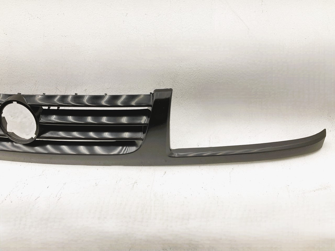 NEW Aftermarket VWG014NA Front Grille Black - 1996-1999 Volkswagen VW Jetta