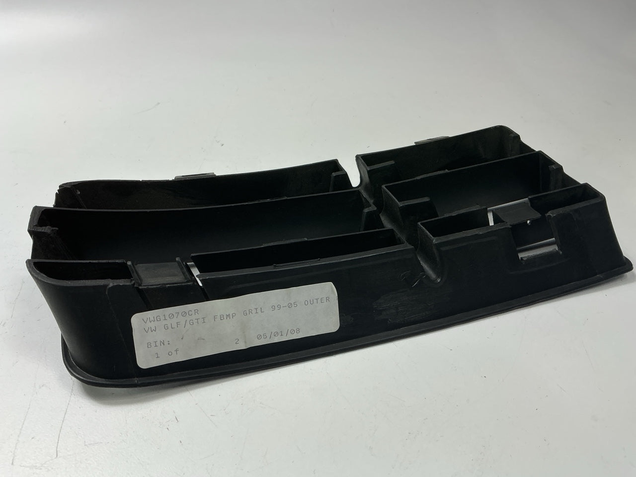NEW AFTERMARKET - Front Right Passenger Bumper Fog Light Cover - VW1005109