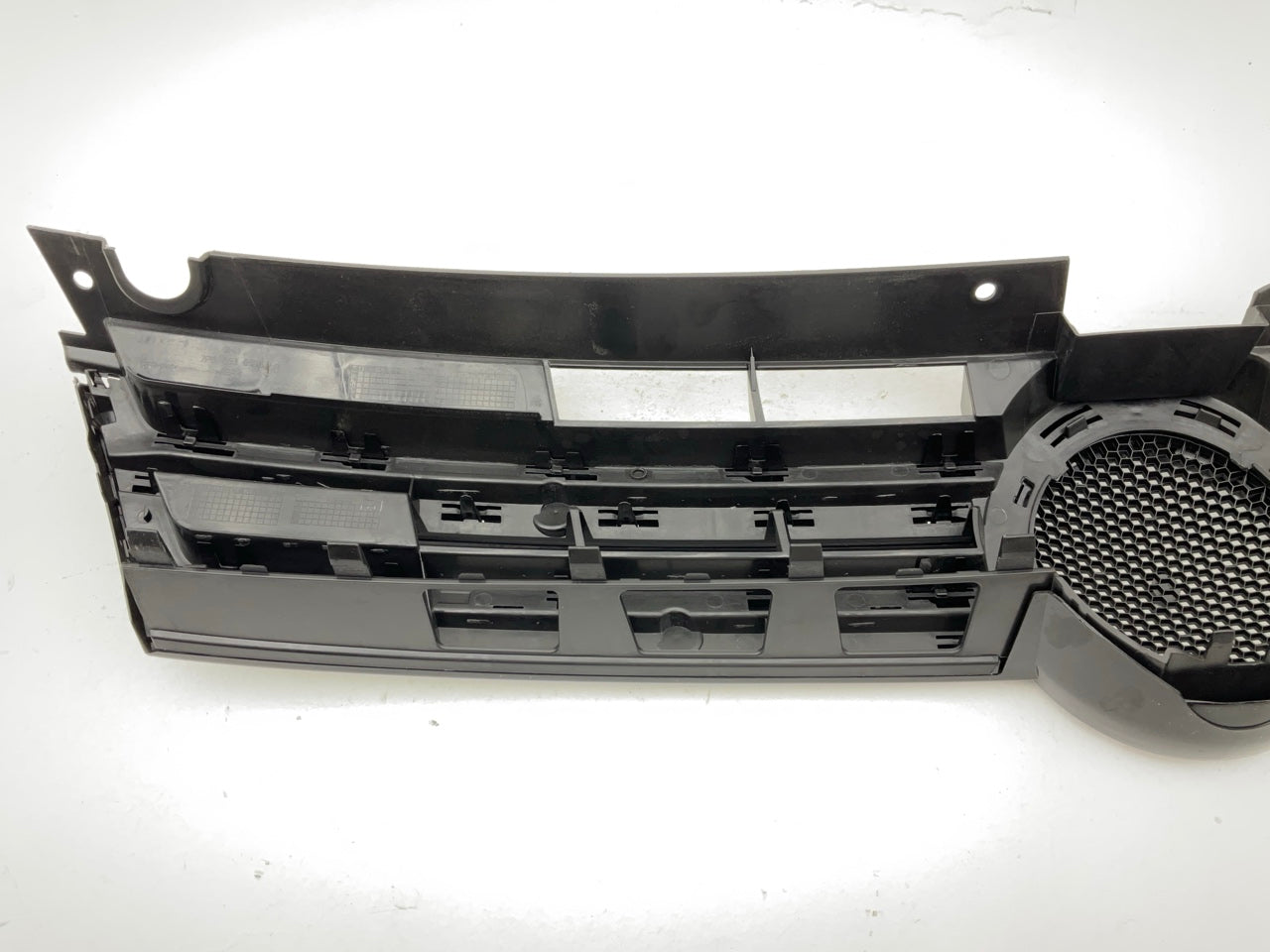 NEW AFTERMARKET Front Bumper Black Upper Grille W/ Chrome Trim - 7P6853651A