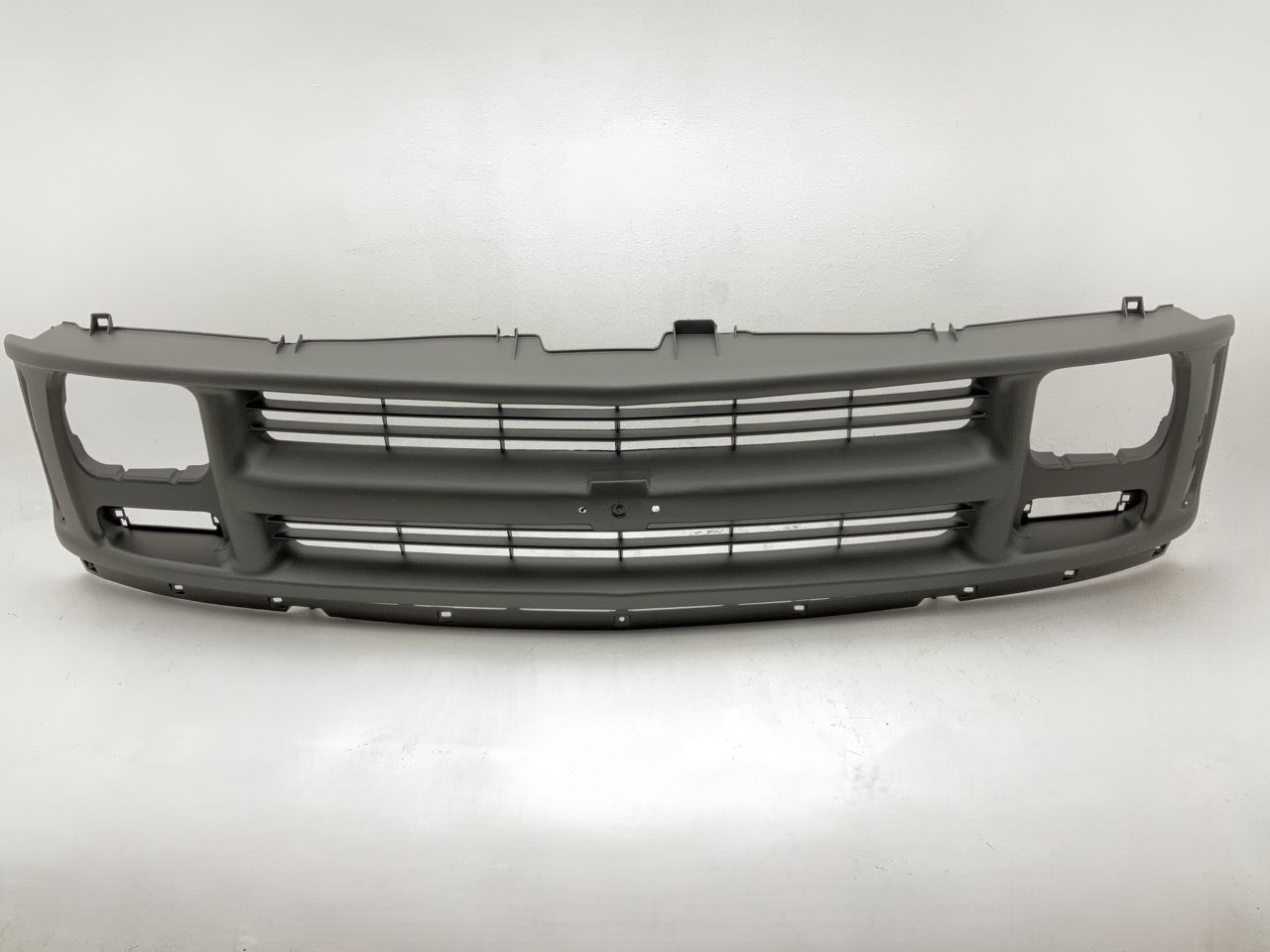 AFTERMARKET Front Gray Grille 1996-02 Express 1500, 2500, 3500 - GM1200384