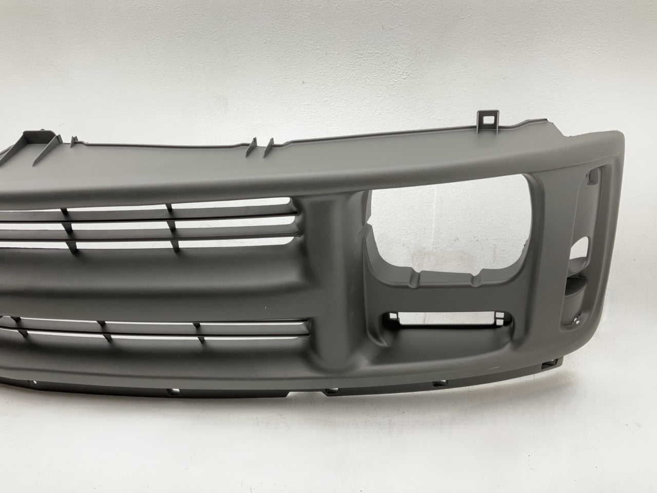 AFTERMARKET Front Gray Grille 1996-02 Express 1500, 2500, 3500 - GM1200384