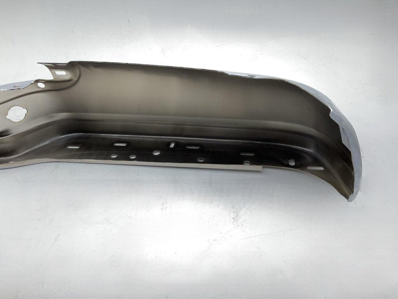 YF0112-3  Rear Chrome Bumper 1999-2007 Ford F-250 F-350 F-450 SD W/O Sensor Hole